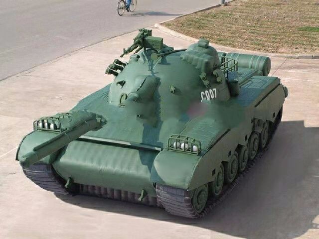 承德军用充气坦克车